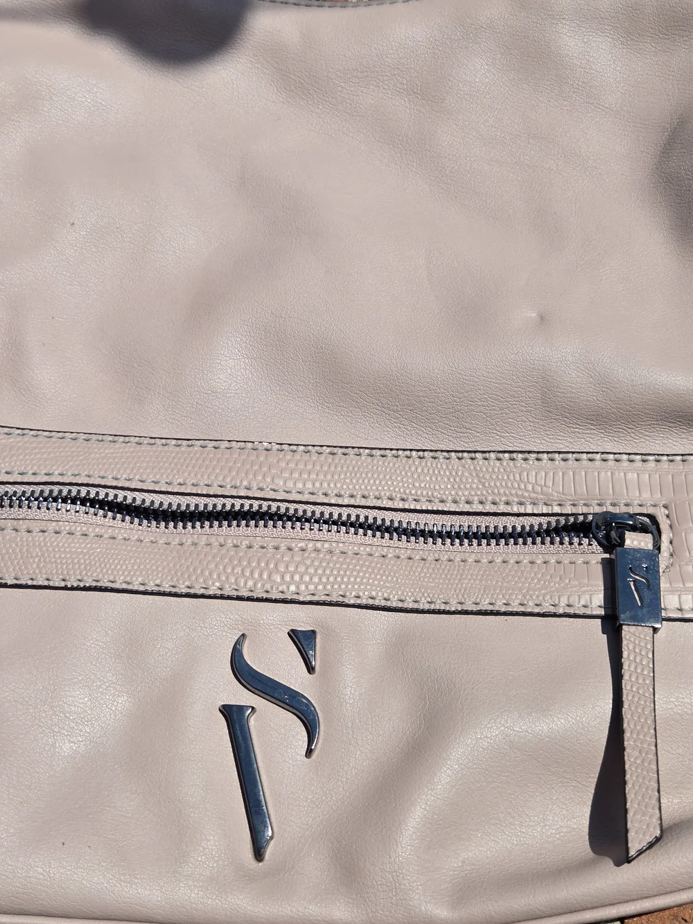 Simply Vera Wang Letta Contemporary Hobo Bag Handbag Purse - Prairie Pink - Used